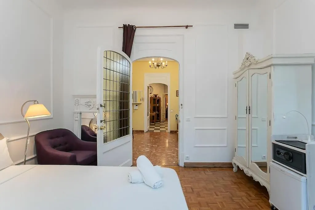 Canela Homes Barcelona Classic 0*,